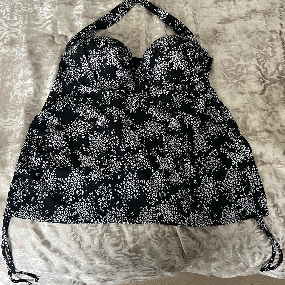 Bathing suit tankini top. 16w